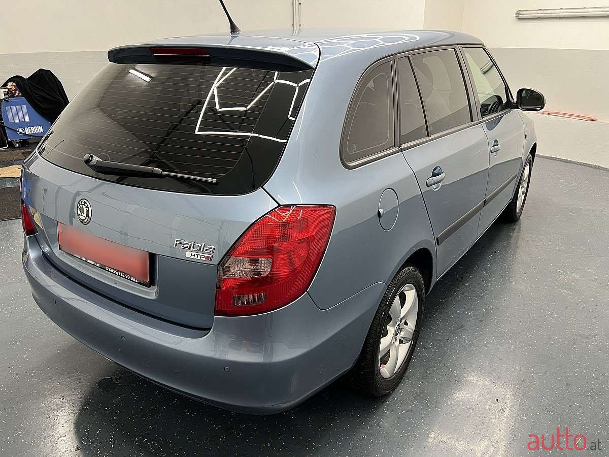 2010' Skoda Fabia photo #5