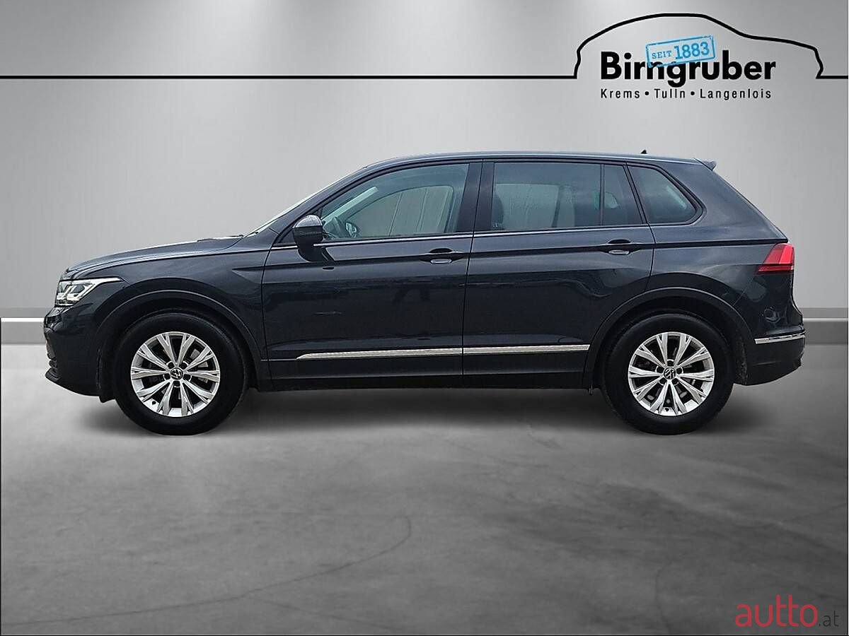 2023' Volkswagen Tiguan photo #3