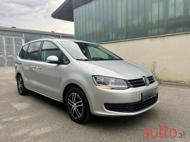 2016' Volkswagen Sharan photo #1