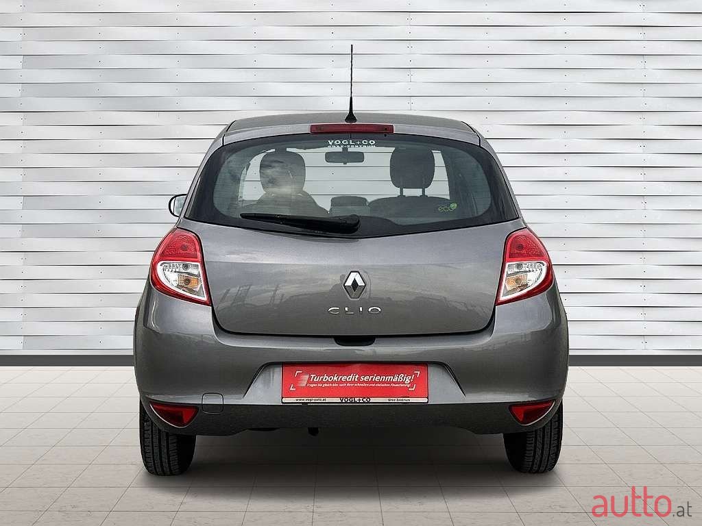 2009' Renault Clio photo #4