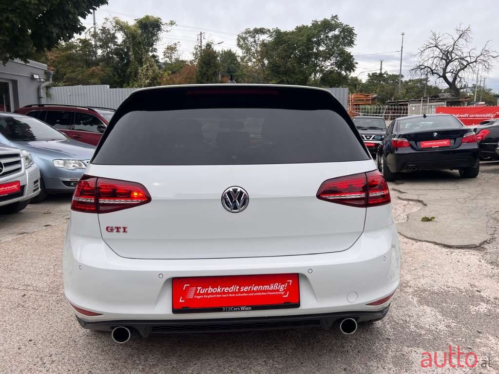 2015' Volkswagen Golf photo #5