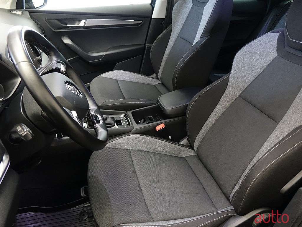2020' Skoda Karoq photo #5