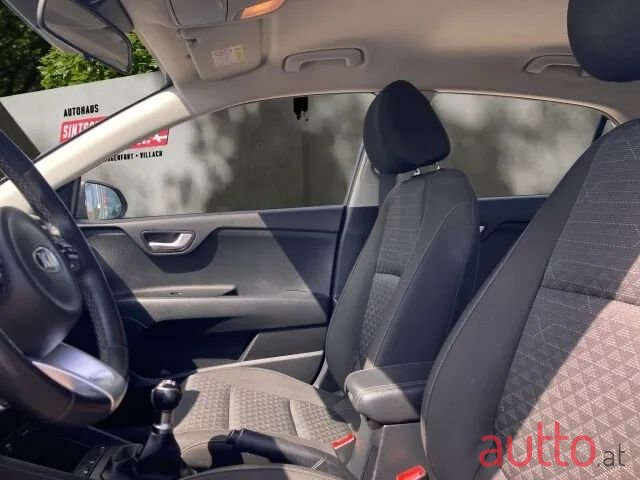 2021' Kia Rio photo #6