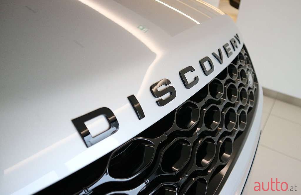 2023' Land Rover Discovery Sport photo #3