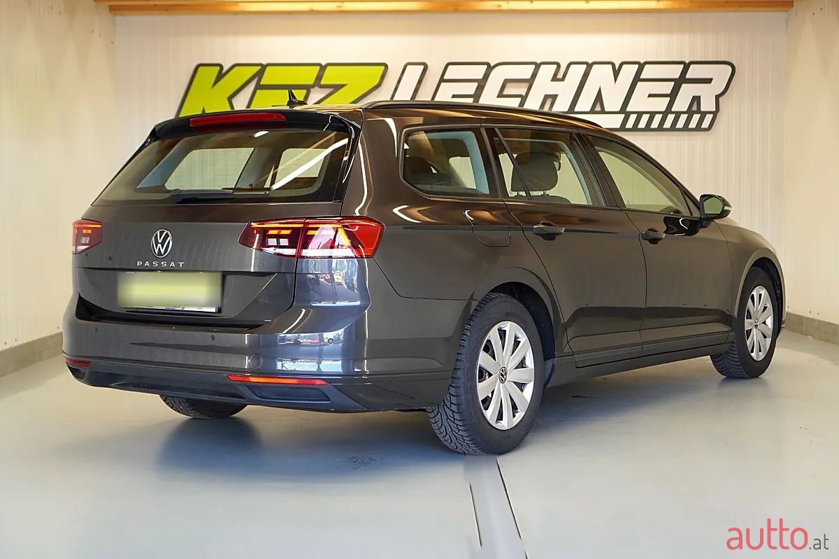 2023' Volkswagen Passat photo #2