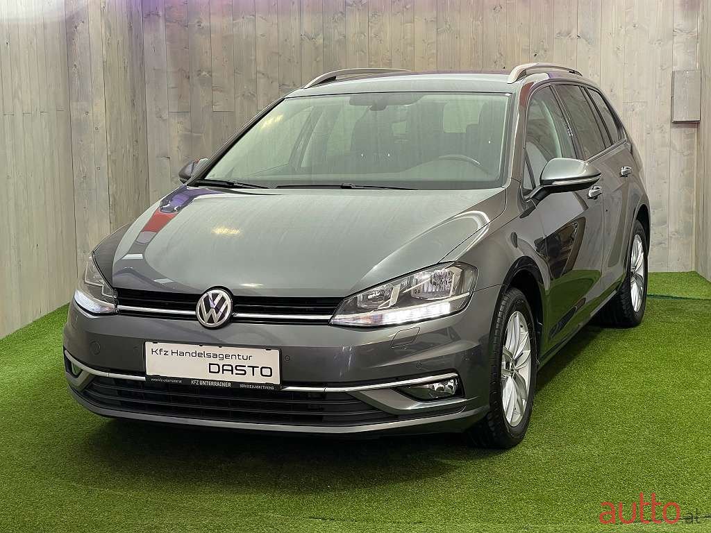 2017' Volkswagen Golf photo #1