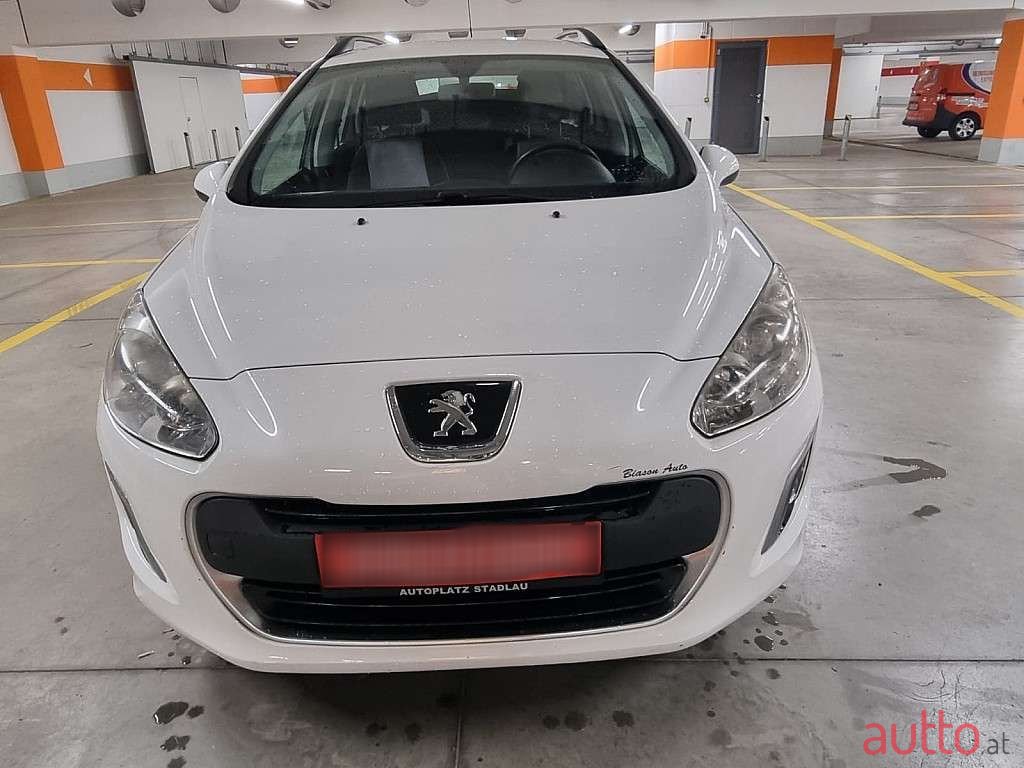 2011' Peugeot 308 photo #3