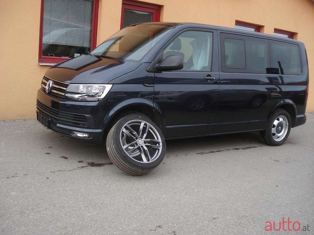 2018' Volkswagen Multivan photo #5