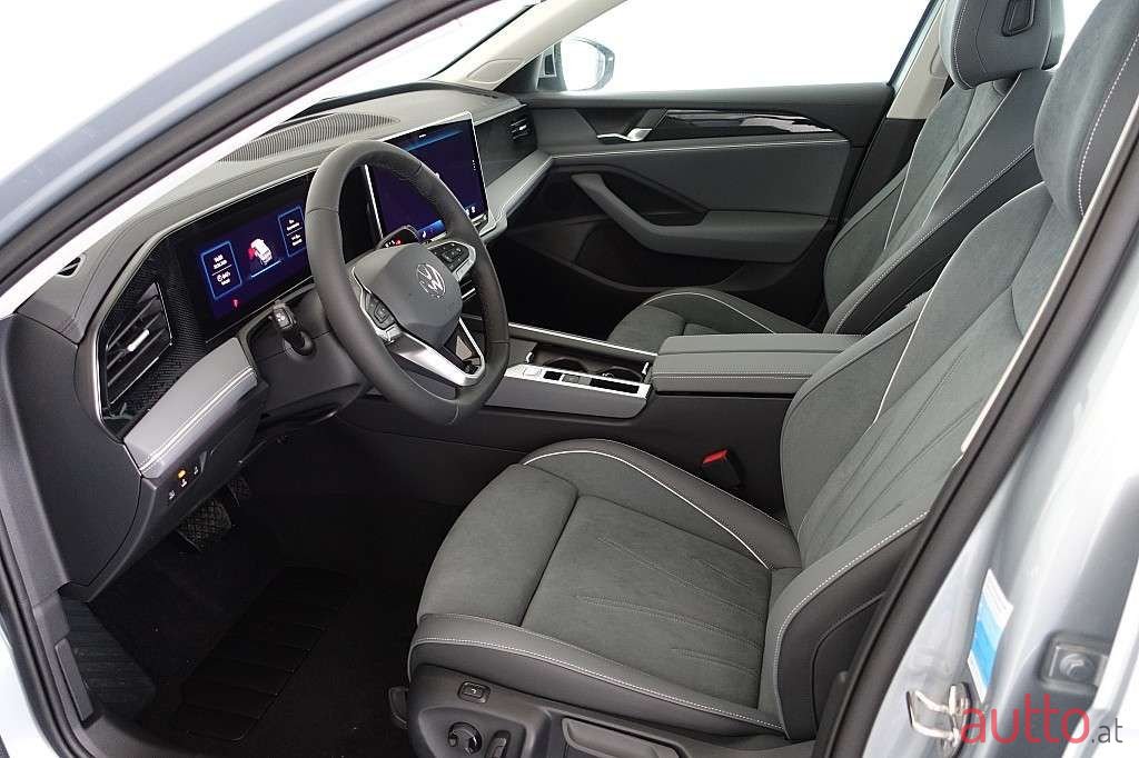 2024' Volkswagen Passat photo #5