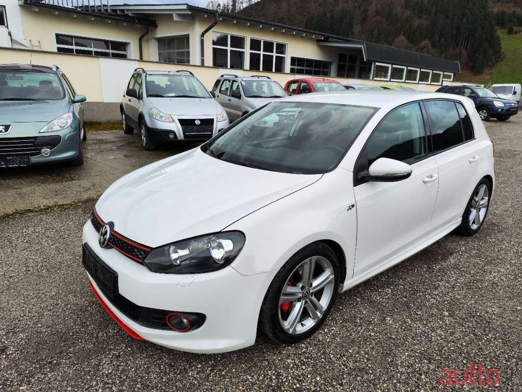 2010' Volkswagen Golf photo #3