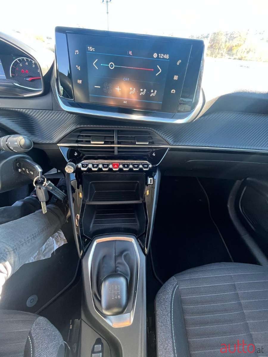 2022' Peugeot 208 photo #5