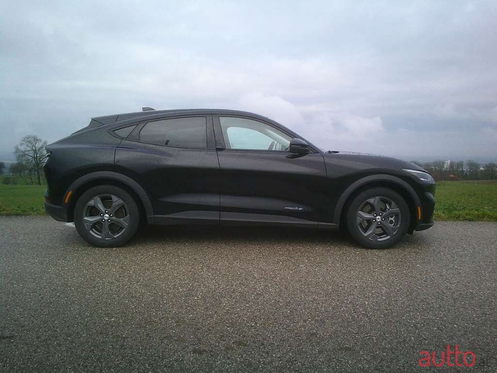 2023' Ford Mustang Mach-E photo #2