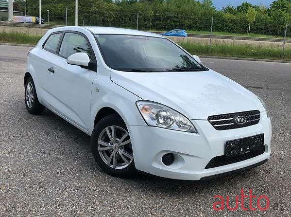 2008' Kia Ceed photo #1