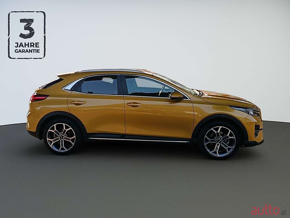 2022' Kia XCeed photo #3