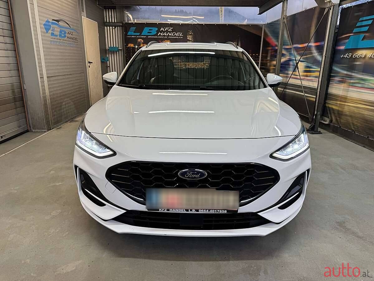 2023' Ford Focus photo #2