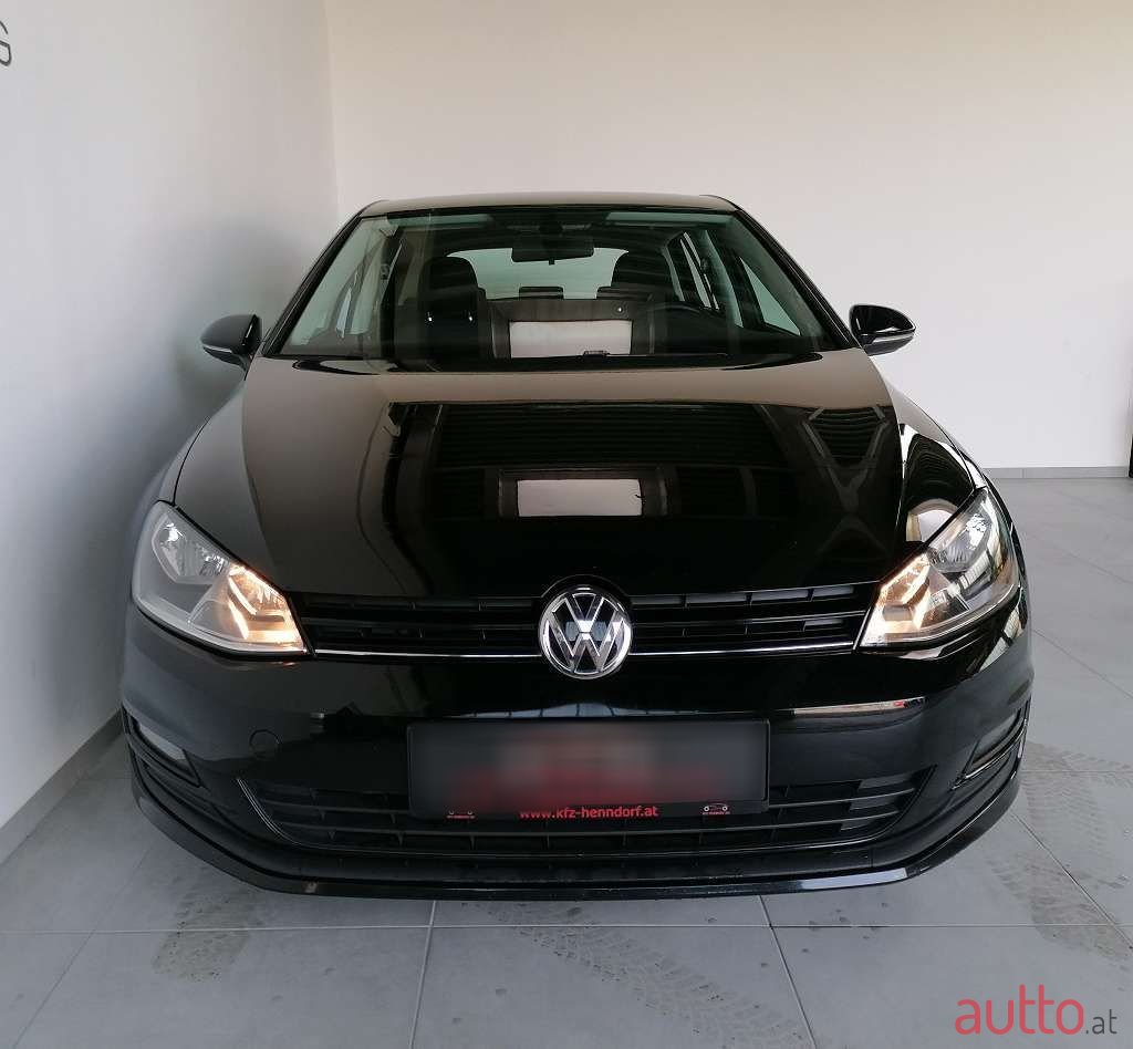 2015' Volkswagen Golf photo #2