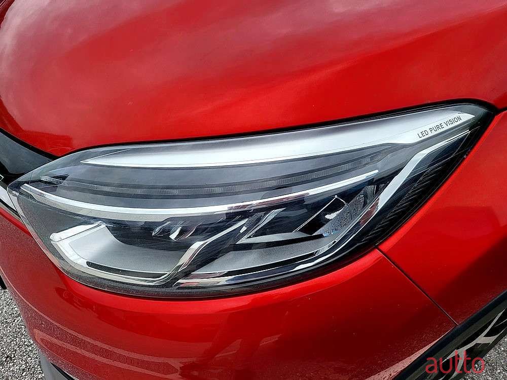 2018' Renault Captur photo #5