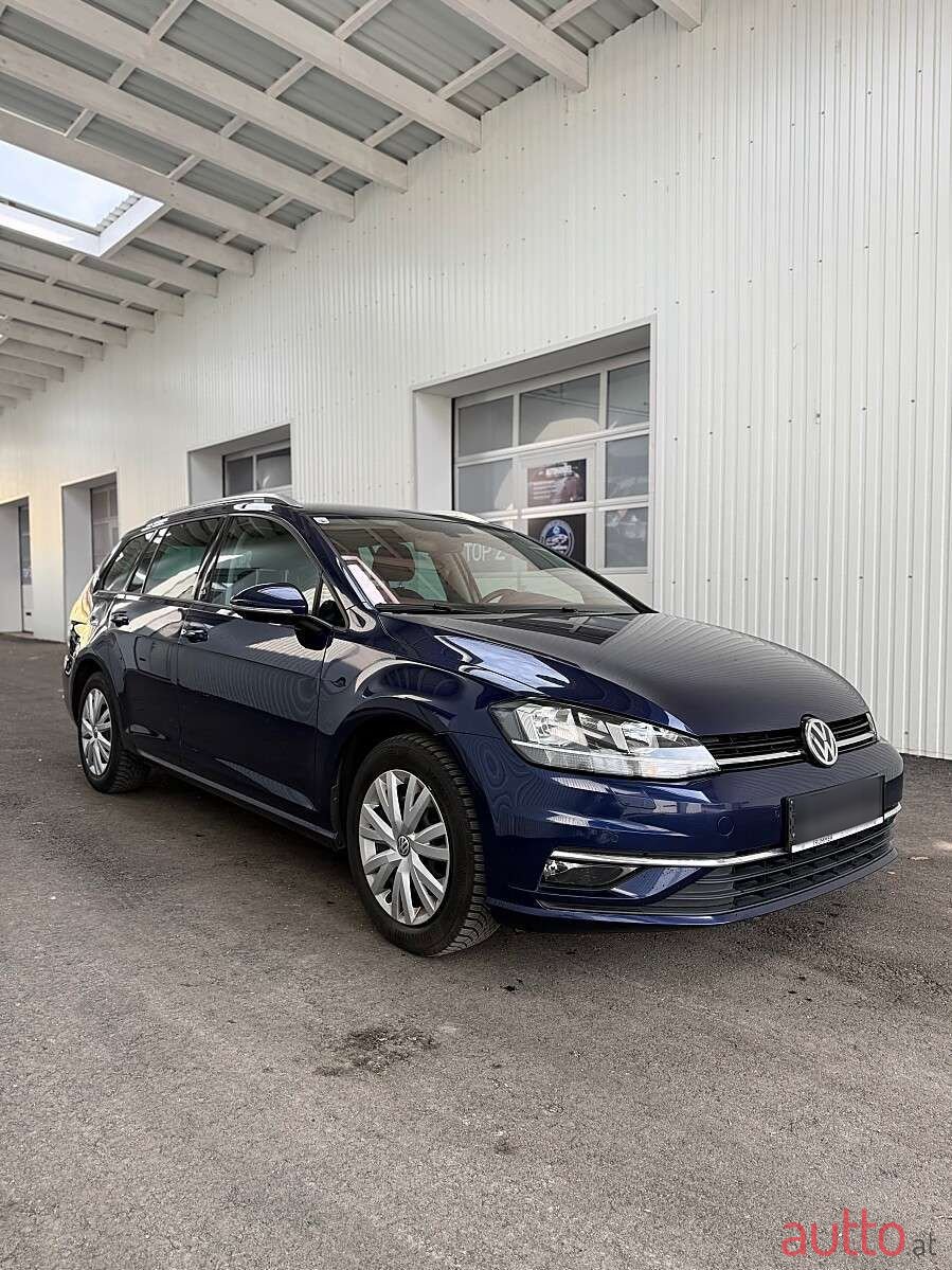 2017' Volkswagen Golf photo #3