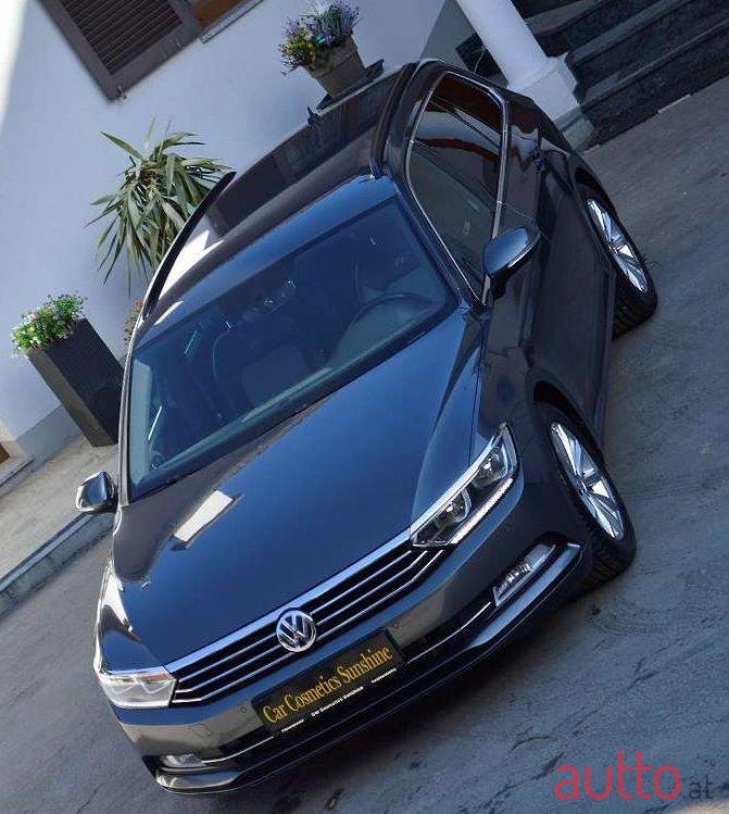 2017' Volkswagen Passat photo #1