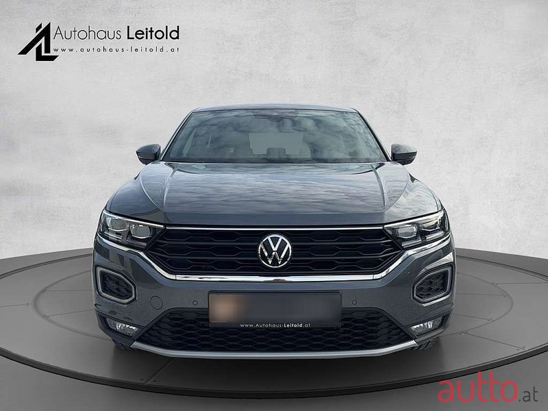 2021' Volkswagen T-Roc photo #2