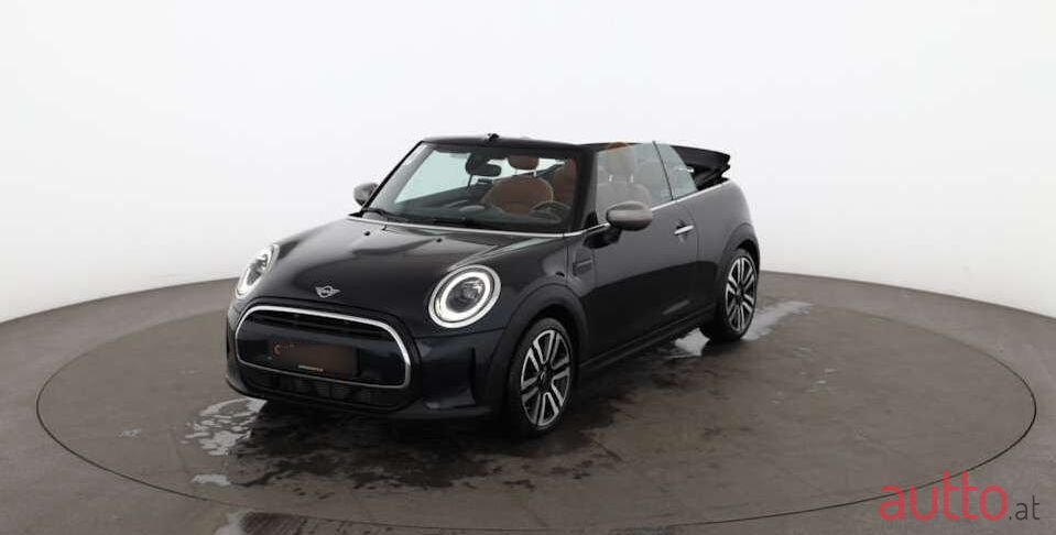 2021' MINI Cooper photo #2
