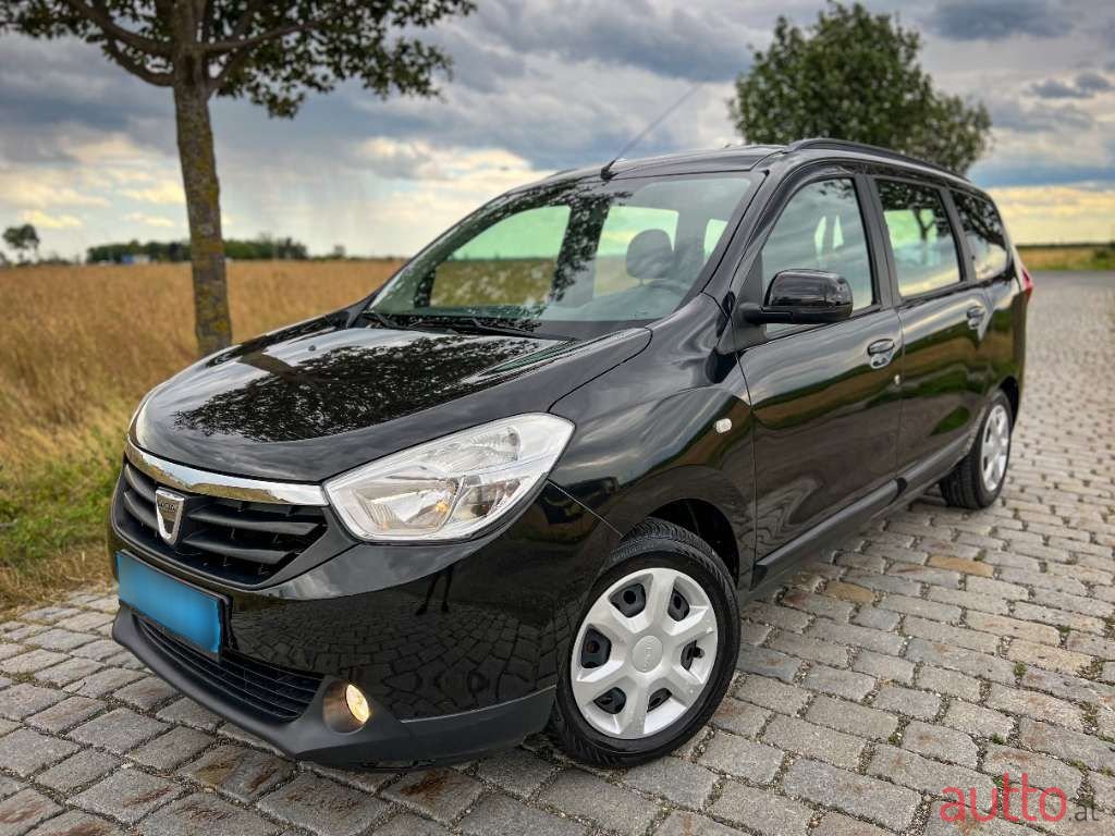 2013' Dacia Lodgy photo #5