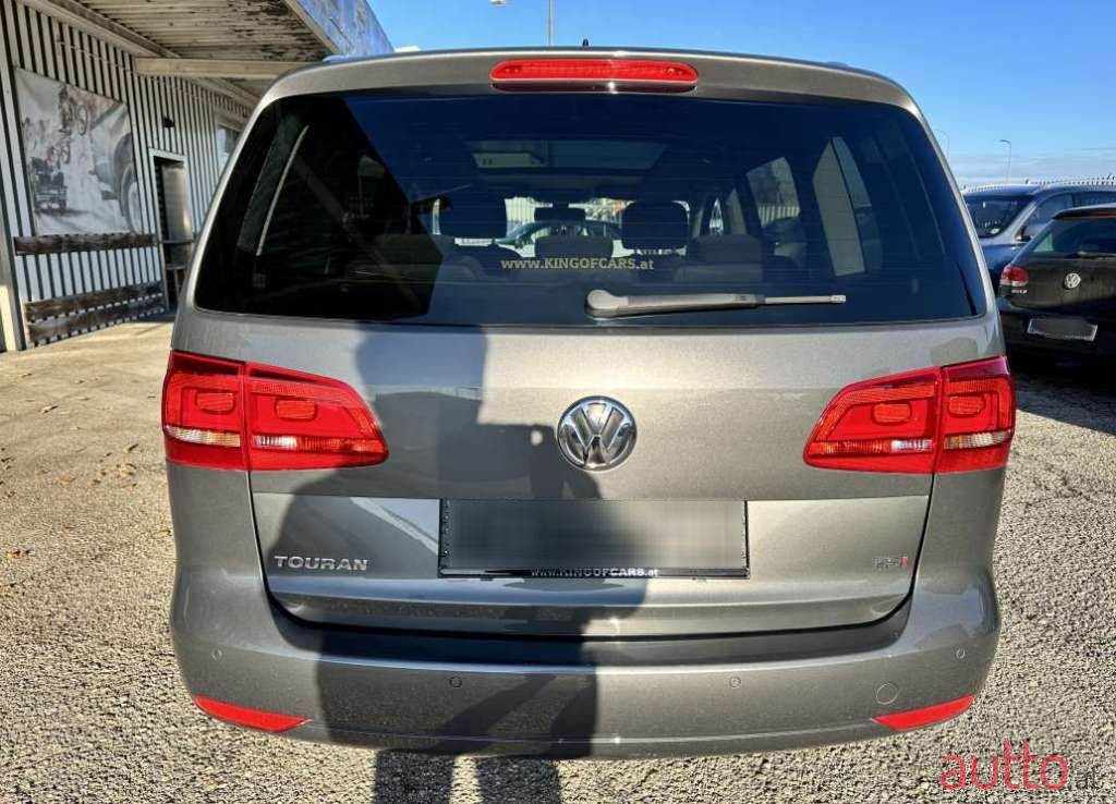 2014' Volkswagen Touran photo #3