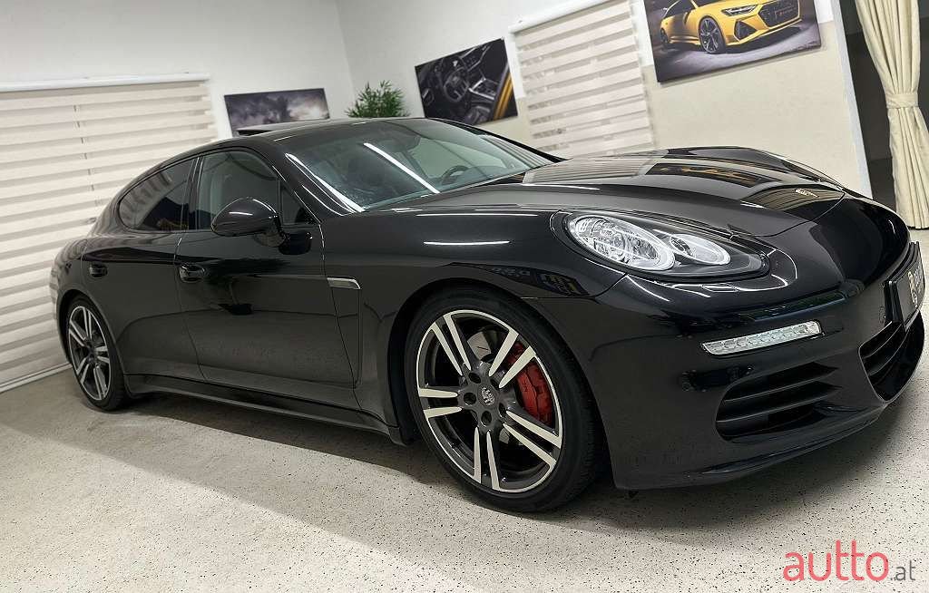 2015' Porsche Panamera photo #4