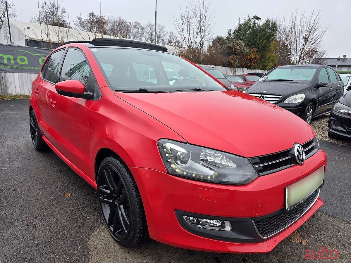 2011' Volkswagen Polo photo #5
