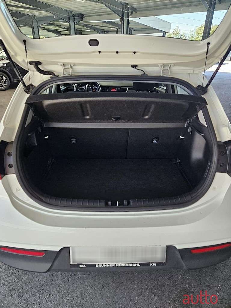 2019' Kia Rio photo #6