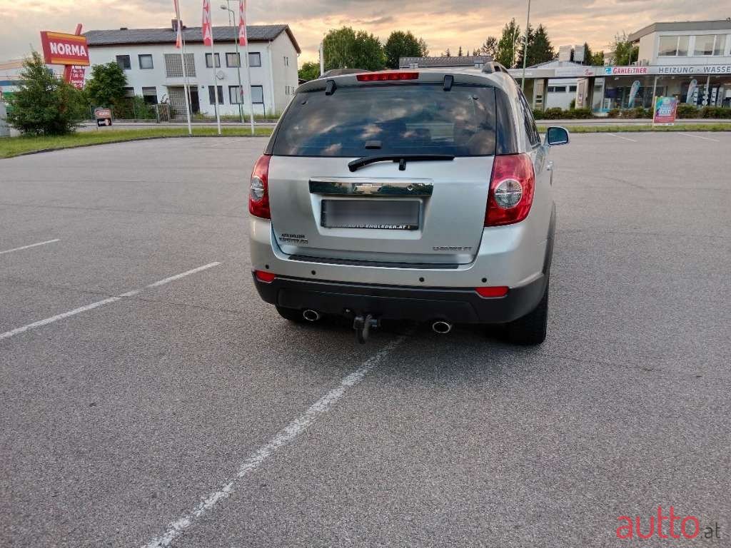 2011' Chevrolet Captiva photo #3