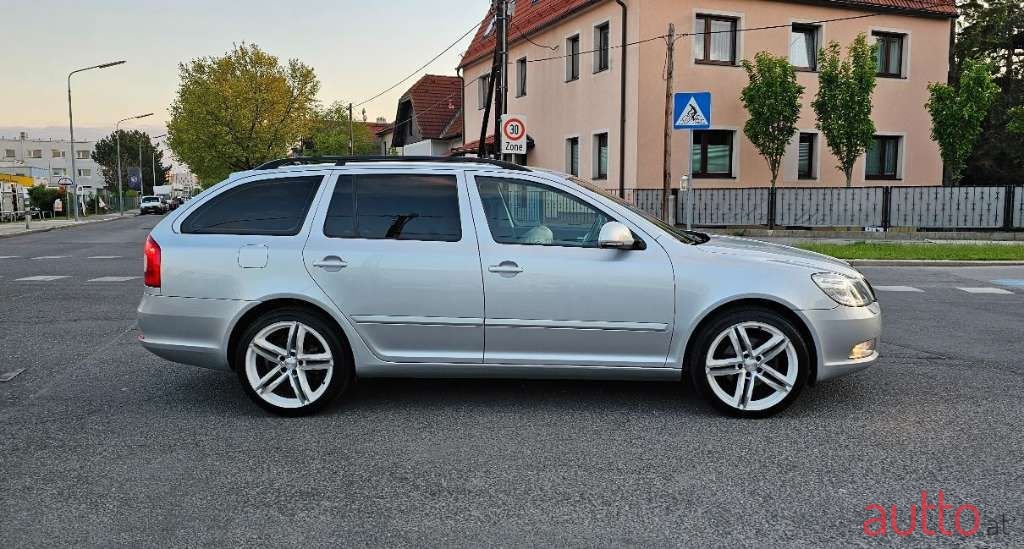 2011' Skoda Octavia photo #5
