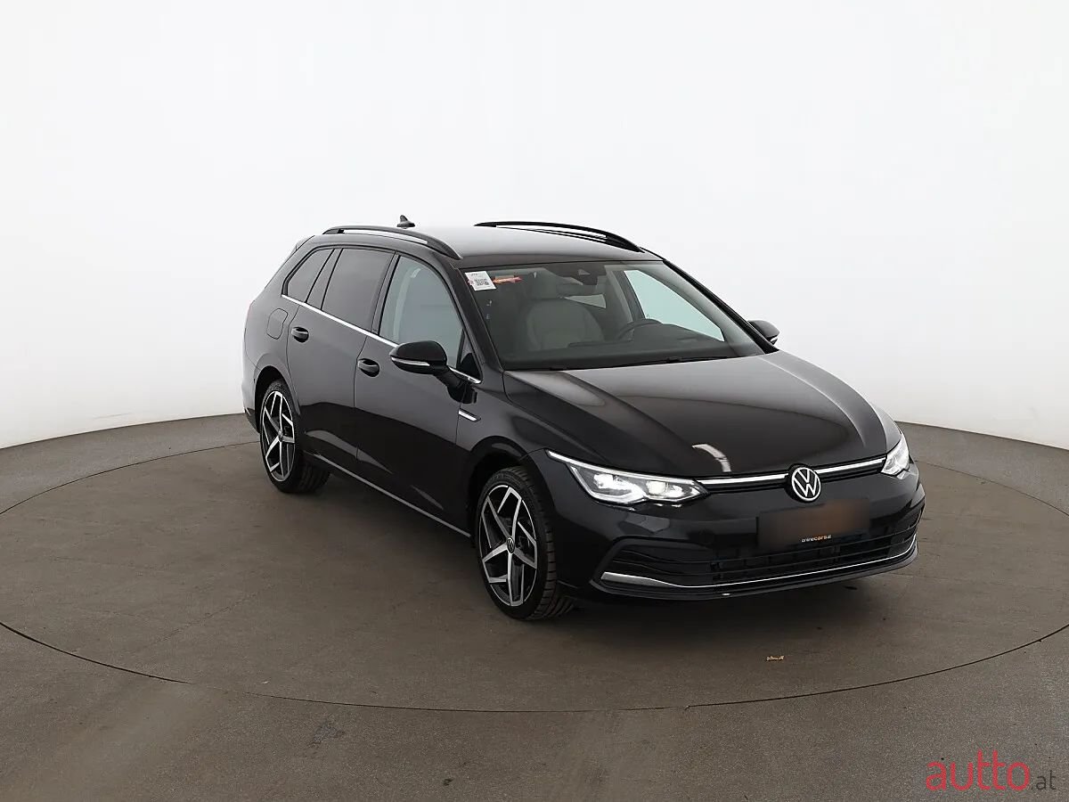 2022' Volkswagen Golf photo #4