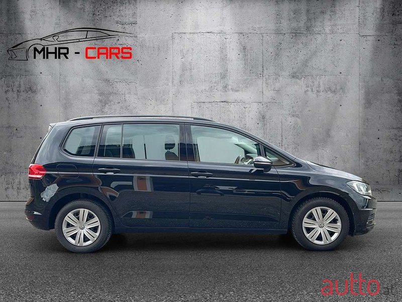 2017' Volkswagen Touran photo #6