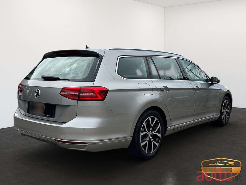 2015' Volkswagen Passat photo #5