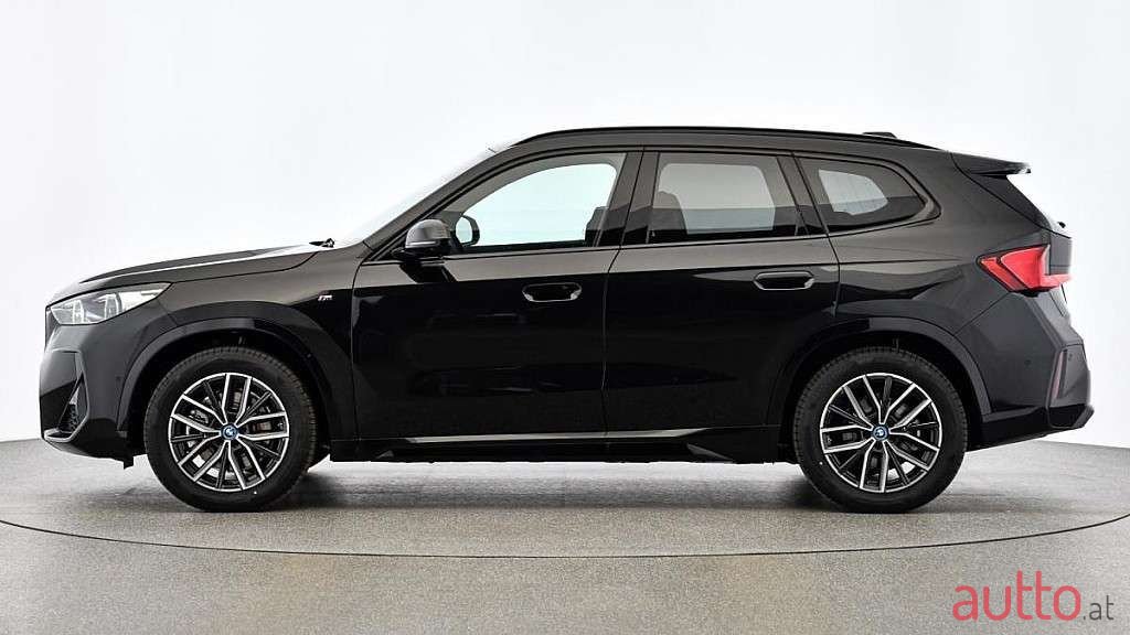 2024' BMW iX1 photo #6