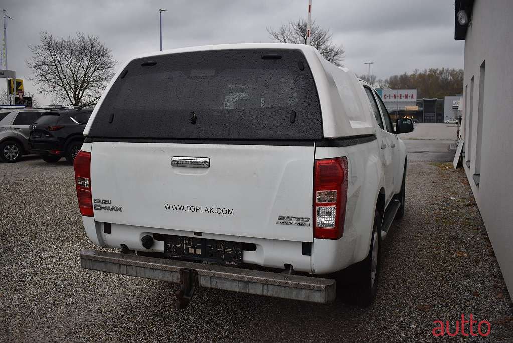 2013' Isuzu D-Max photo #3