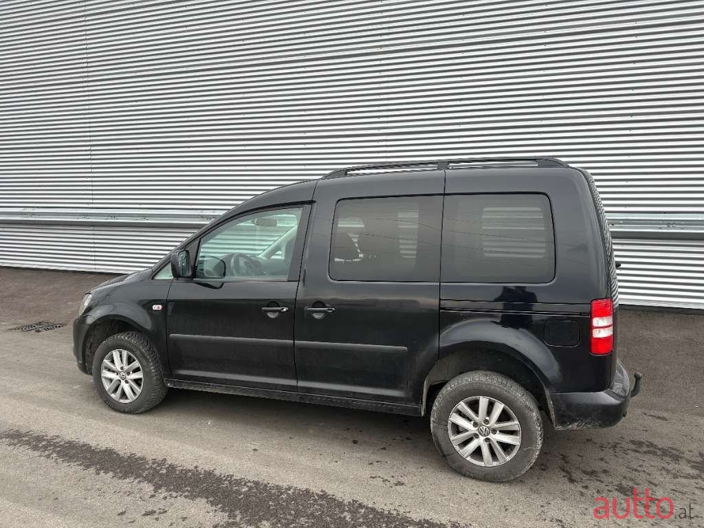 2011' Volkswagen Caddy photo #5