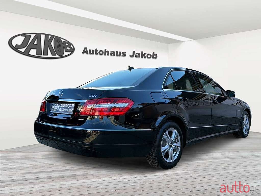 2010' Mercedes-Benz E-Klasse photo #2