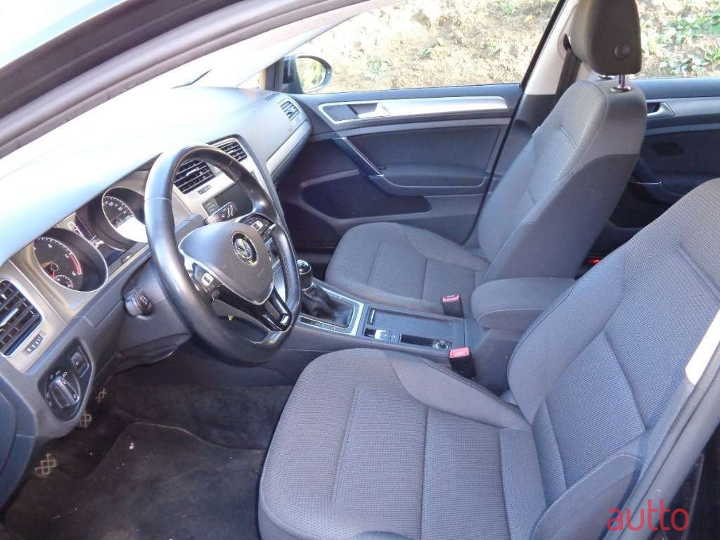 2016' Volkswagen Golf photo #6