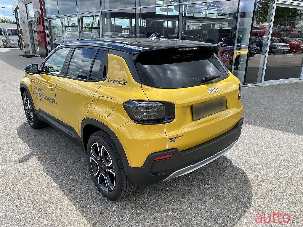 2023' Jeep Avenger photo #6