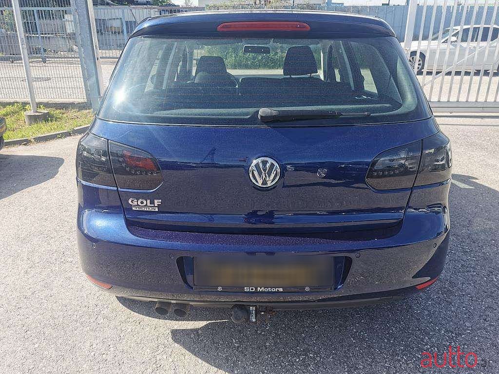 2011' Volkswagen Golf photo #5