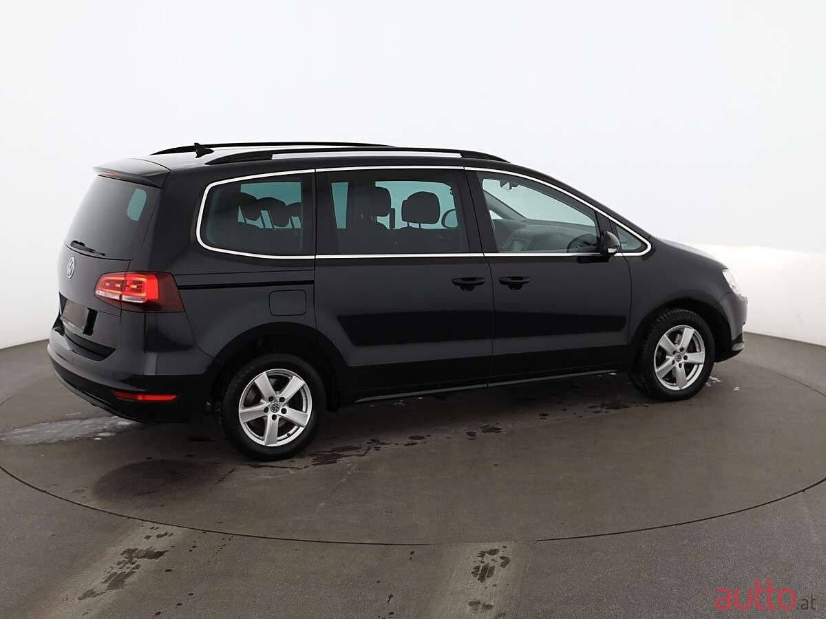 2016' Volkswagen Sharan photo #4