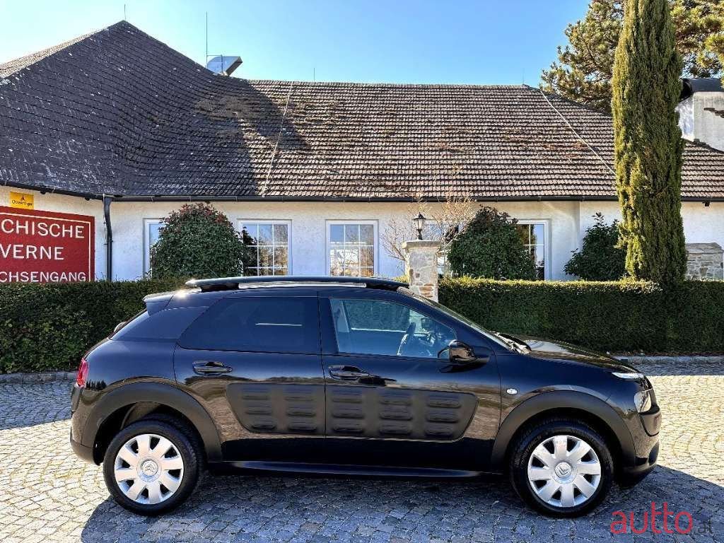 2017' Citroen C4 Cactus photo #6