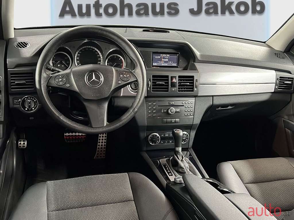 2010' Mercedes-Benz Glk-Klasse photo #3