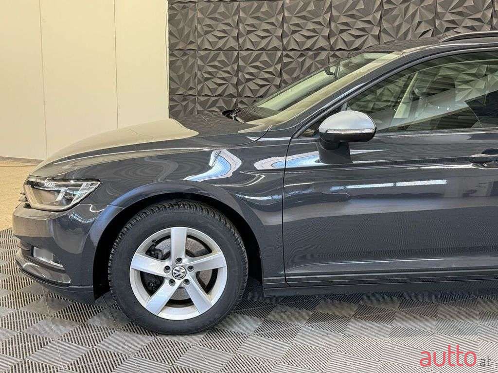 2018' Volkswagen Passat photo #5