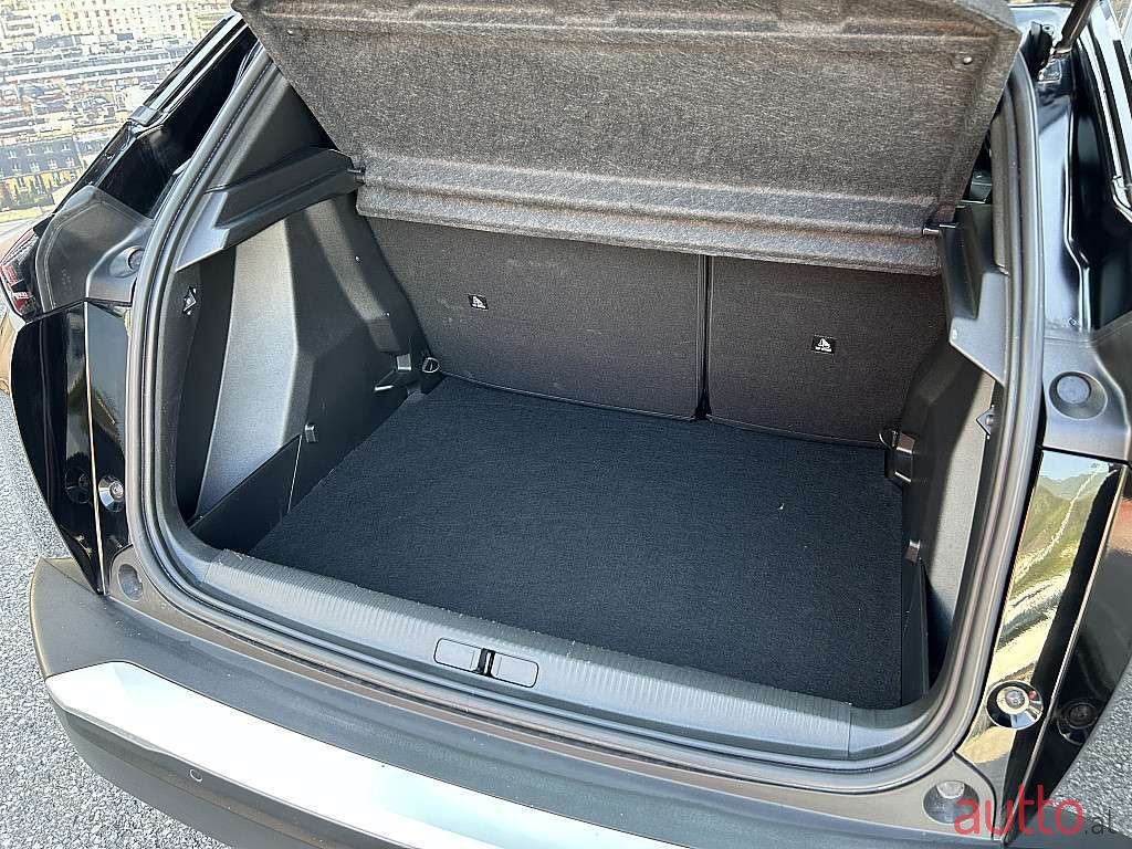 2022' Peugeot 2008 photo #6