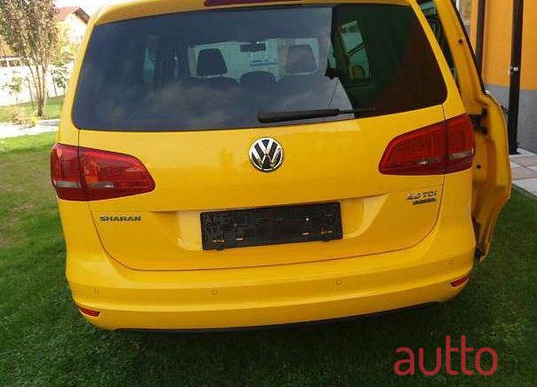 2012' Volkswagen Sharan photo #1