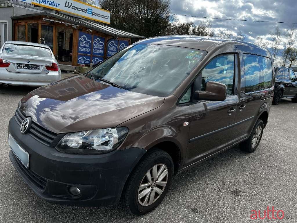2011' Volkswagen Caddy photo #3