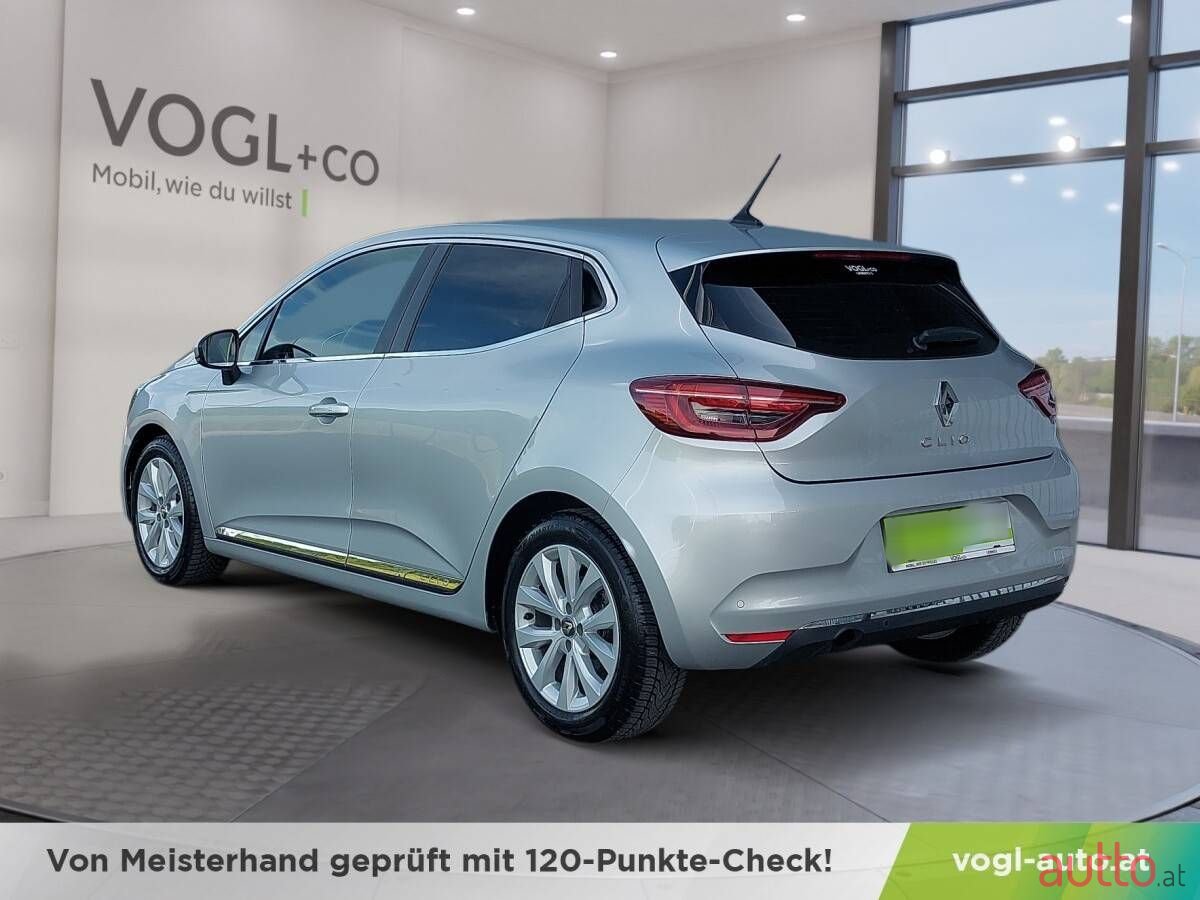 2021' Renault Clio photo #3
